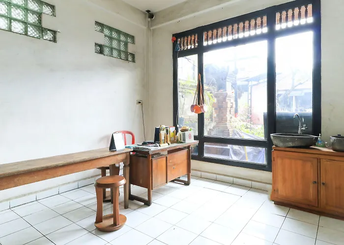 Halaman Depan Hostel *
