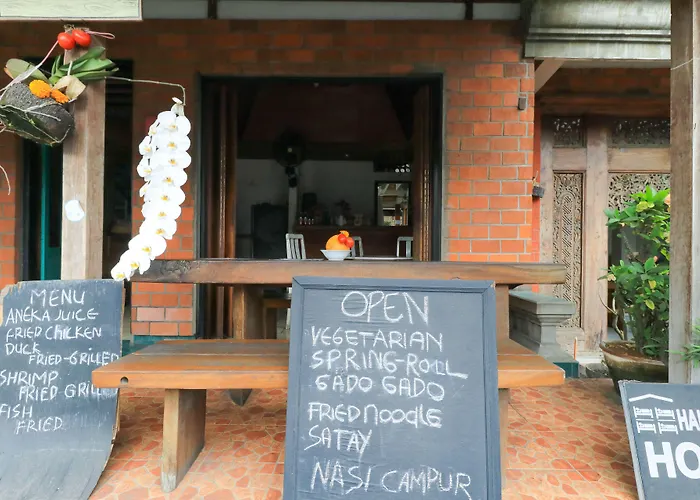 Halaman Depan Hostel Ubud