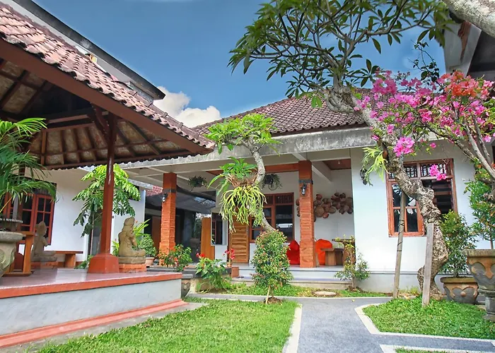 Halaman Depan Hostel Ubud